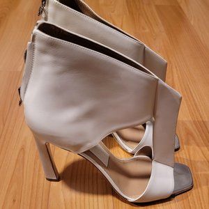 Salvatore Ferragamo Pekaya Runway Shoe 10 M